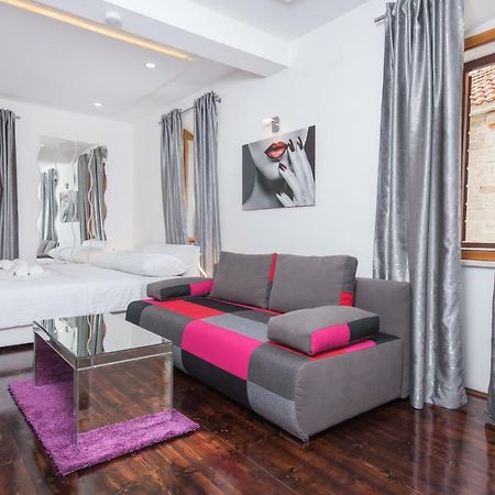 Studio Apartment Lena Kastela Ngoại thất bức ảnh