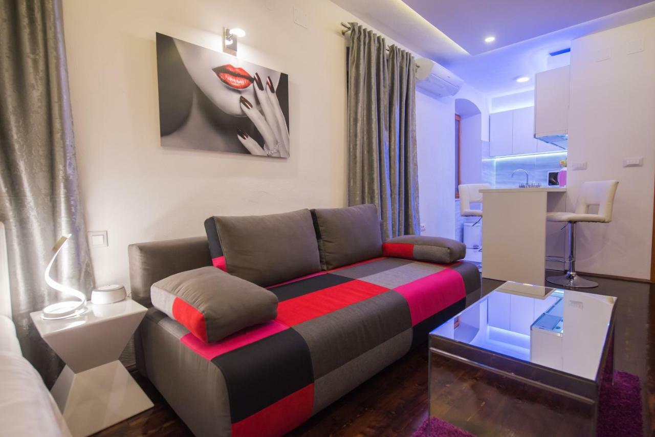Studio Apartment Lena Kastela Ngoại thất bức ảnh